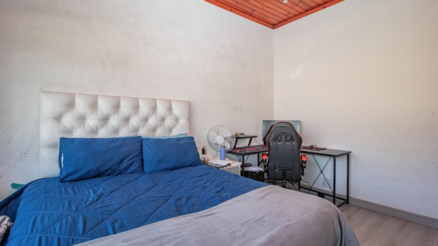 4 Bedroom Property for Sale in Wynberg Western Cape